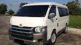 White Toyota Grandia 2005 for sale in Manual