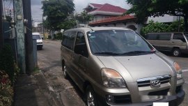 Selling Silver Hyundai Starex 2005 in Manila