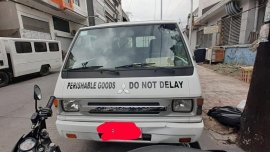 Selling White Mitsubishi L300 2011 in Manila