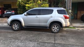 Selling White Isuzu Mu-X 2015 in Manila
