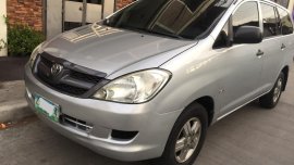 Selling Silver Toyota Innova 2008 in Caloocan