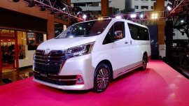 Sell White Toyota Alphard in Manila