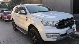 Selling White Ford Everest 2016 in Manila