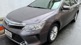 Selling Grey Toyota Camry 2016 in Manila