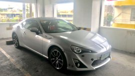 Selling White Toyota 86 2013 in Manila