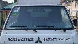 Sell White 2012 Mitsubishi L300 in Manila