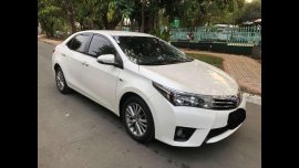 White Toyota Corolla altis 2014 Sedan at 23800 for sale