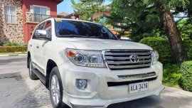 Selling White Toyota Land Cruiser 2015 in Bacoor