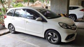 Pearl White Honda Mobilio 2015 for sale in Automatic