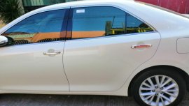 Sell Pearl White 2017 Toyota Camry in Bacoor