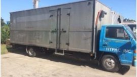 Selling Blue Isuzu Elf 2002 in Makati