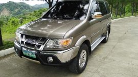 Grey Isuzu Sportivo x 2011 for sale in Manual