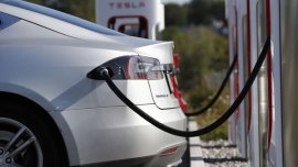 Why and how: The more electric vehicles, the more driver benefits?