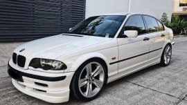 Sell White 2010 Bmw 318I in Quezon City