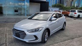 White Hyundai Elantra 2018 for sale in Mandaluyong City