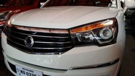 Pearl White Ssangyong Rodius 2017 for sale in Automatic