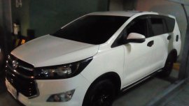 Selling White Toyota Innova 2018 in Bacoor