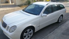 White Mercedes-Benz E-Class 2004 for sale in Automatic