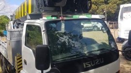 White Isuzu Elf 1999 for sale in Maria