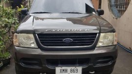 Selling Black Ford Explorer 2005 in Taguig