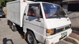 White Mitsubishi L300 1997 for sale in Manual