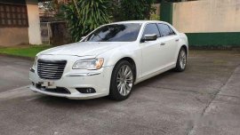 White Chrysler 300c 2014 for sale in Manila