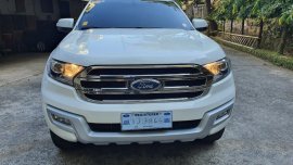 Sell White 2015 Ford Everest in Mandaluyong