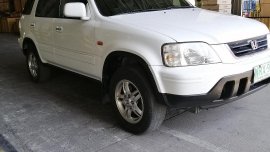 Selling White Honda Cr-V 2001 in Calamba