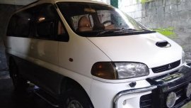 Selling White Mitsubishi Spacegear 1995 in Valenzuela