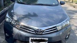 Selling Grey Toyota Corolla Altis 2017 at 37000 km