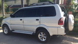 Pearl White Isuzu Crosswind 2004 for sale in Angeles