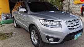 Selling Silver Hyundai Santa Fe 2010 in Cabuyao