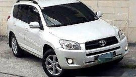 Sell White 2009 Toyota Rav4 in Manila