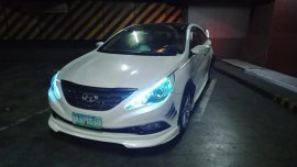 Pearl White Hyundai Sonata 2011 for sale in Manila