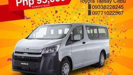 Red Toyota Innova 2020 ALL IN PROMO