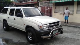 2004 Toyota Hilux SR5 