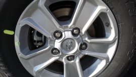 TOYOTA SEQUOIA SR5 2019