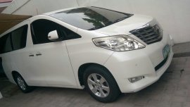 2011 White Toyota Alphard