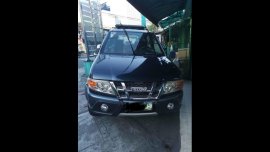 Selling Blue Isuzu Crosswind 2010 in Quezon City
