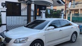 Selling White Toyota Camry in Lapu-Lapu