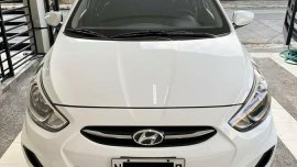 Sell White Hyundai Accent in Manila
