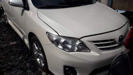 Selling White Toyota Corolla altis in Guiguinto