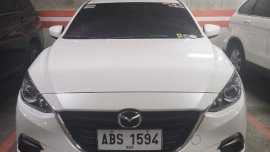 White Mazda 3 for sale in Parañaque