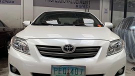 Selling Pearl White Toyota Corolla for sale in San Fernando