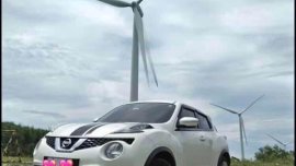 Selling White Nissan Juke in Dasmariñas