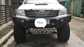Selling White Toyota Hilux for sale in Manila