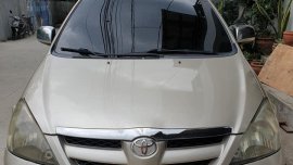 Selling Beige Toyota Innova 2008 in Manila