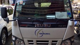 Selling White Isuzu Nhr for sale in Parañaque