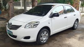 Selling White Toyota Vios in Manila