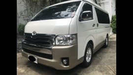 Selling White Toyota Hiace 2015 in Manila